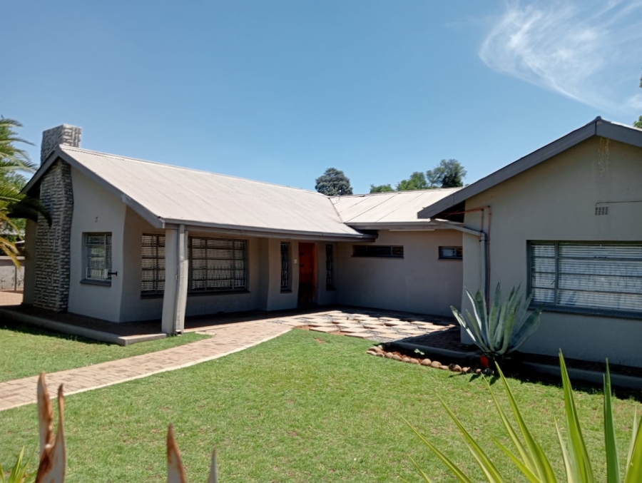 7 Bedroom Property for Sale in Kuruman Northern Cape